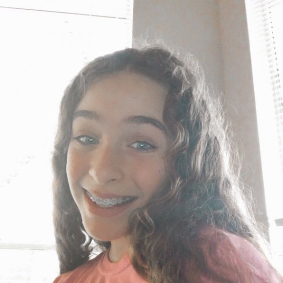 Meet your Posher, Leah - Picture 1 of 1